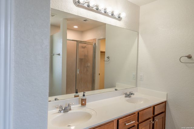 6913 Abbey Falls, San Antonio, TX 78249