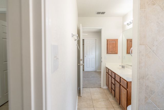 6913 Abbey Falls, San Antonio, TX 78249