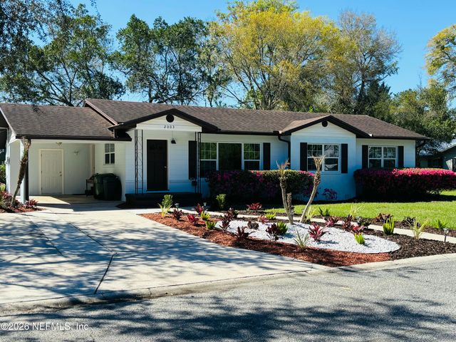 2003 LAUREL Street, Palatka, FL 32177