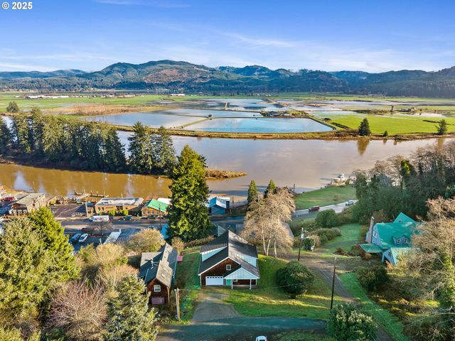 13000 I St, Nehalem, OR 97131