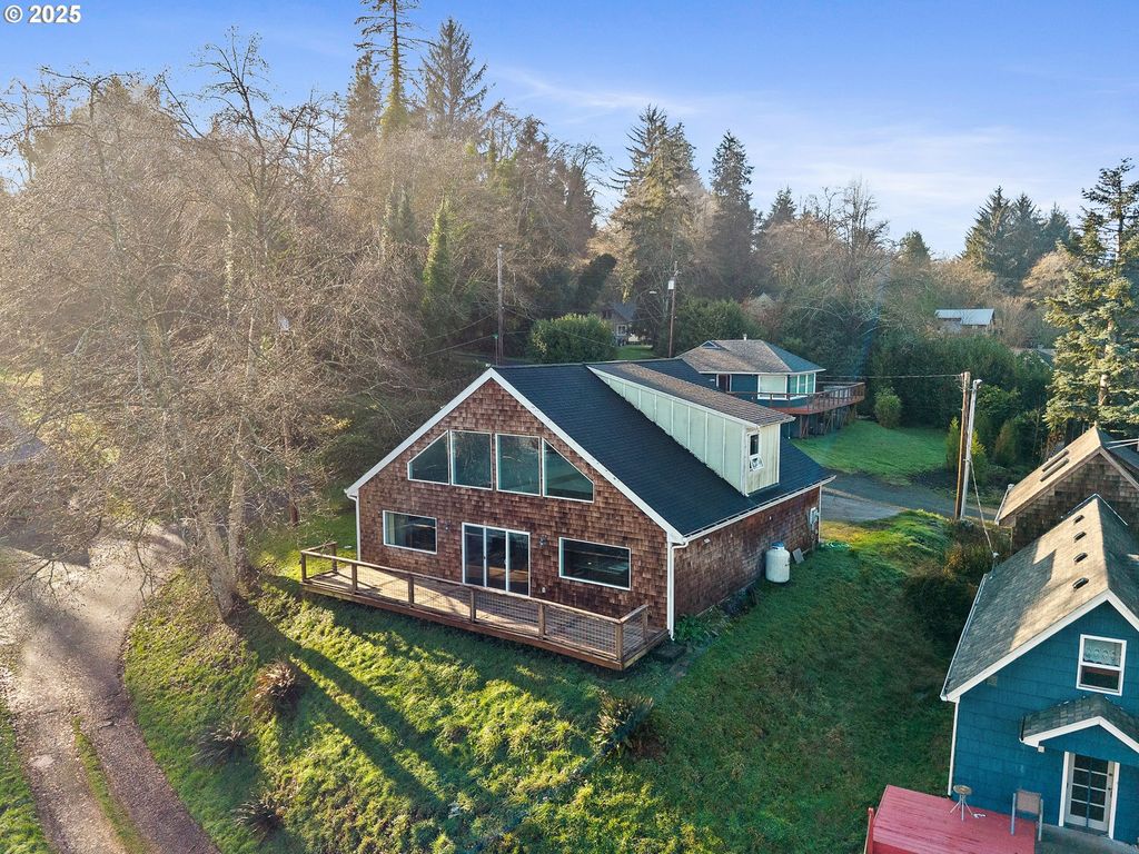 13000 I St, Nehalem, OR 97131