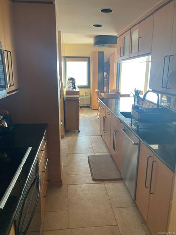 780 W Broadway 5J, Long Beach, NY 11561