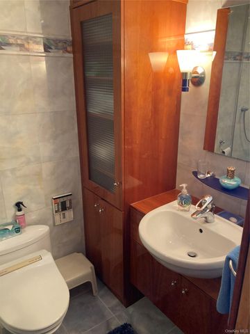 780 W Broadway 5J, Long Beach, NY 11561