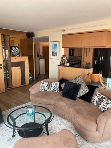 780 W Broadway 5J, Long Beach, NY 11561