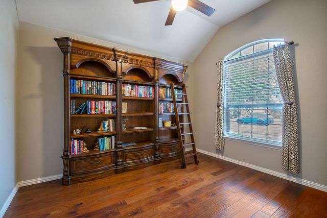 556 Bretts Way, Burleson, TX 76028