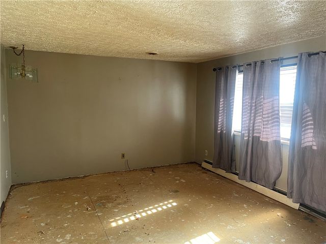 128 Hamilton Ln, New Beaver Boro, PA 16141