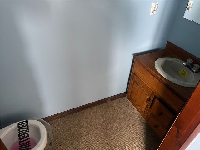 128 Hamilton Ln, New Beaver Boro, PA 16141