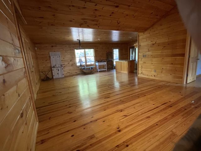 29 Agora Lane, Ellijay, GA 30540