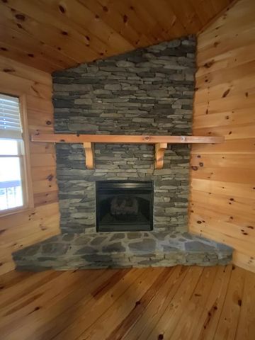 29 Agora Lane, Ellijay, GA 30540