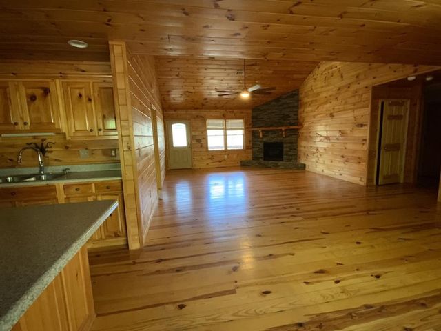 29 Agora Lane, Ellijay, GA 30540