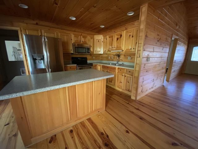 29 Agora Lane, Ellijay, GA 30540