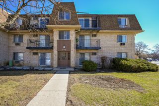 266 Shorewood Drive 2A, Glendale Heights, IL 60139