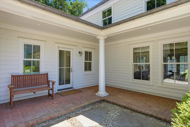 43 Gardiners Bay Drive, Shelter Island, NY 11964