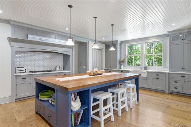 43 Gardiners Bay Drive, Shelter Island, NY 11964