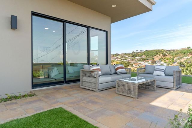 872 Via Ondulando, Ventura, CA 93003