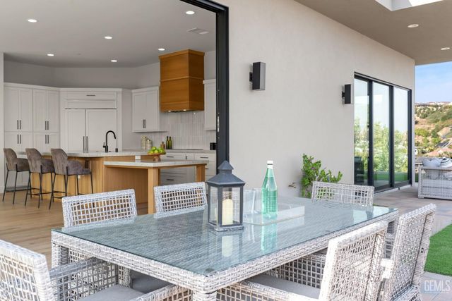 872 Via Ondulando, Ventura, CA 93003