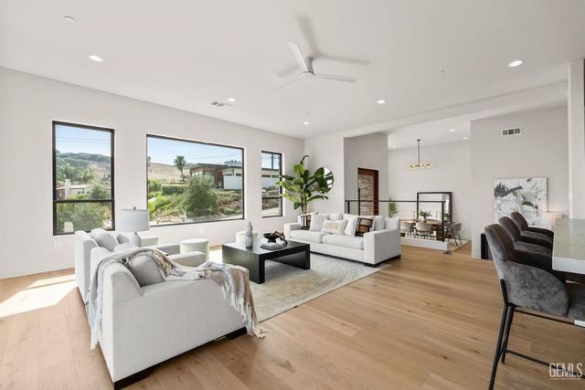 872 Via Ondulando, Ventura, CA 93003