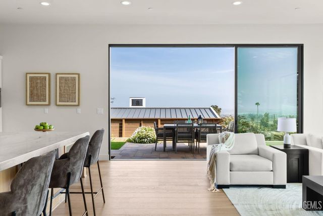 872 Via Ondulando, Ventura, CA 93003