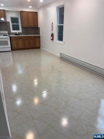 500 Burnside Street, Orange, NJ 07050