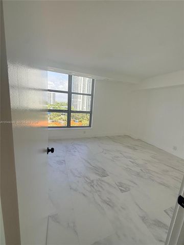 19101 NE 36th Court 1005, Aventura, FL 33180