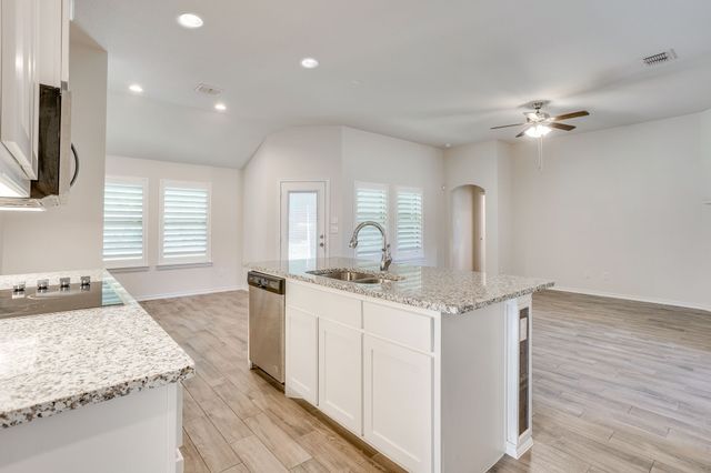 1533 Grassy Meadows Drive, Burleson, TX 76058