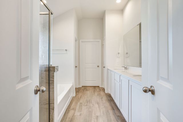 1533 Grassy Meadows Drive, Burleson, TX 76058