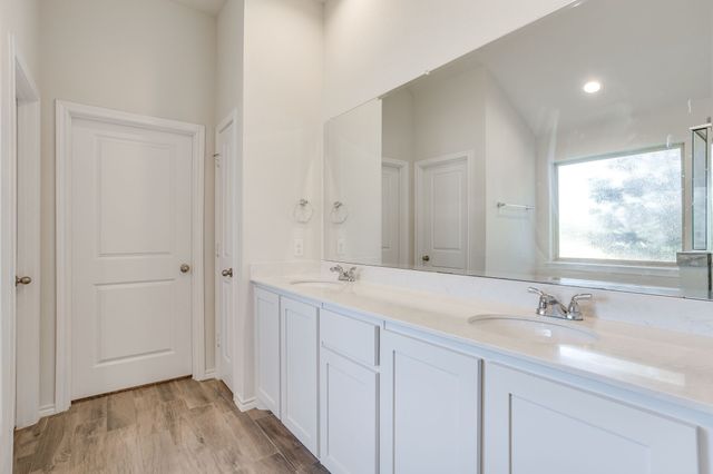 1533 Grassy Meadows Drive, Burleson, TX 76058