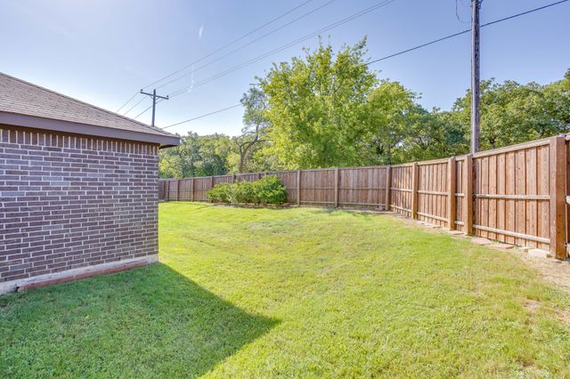 1533 Grassy Meadows Drive, Burleson, TX 76058