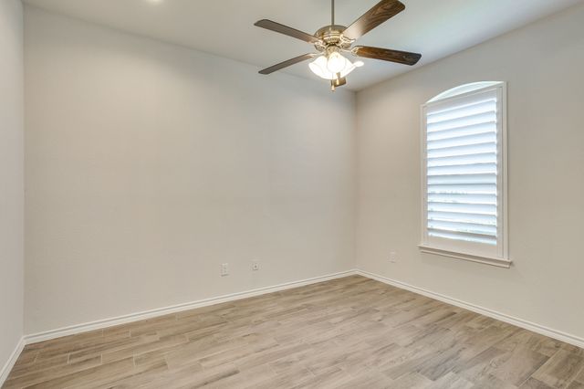 1533 Grassy Meadows Drive, Burleson, TX 76058