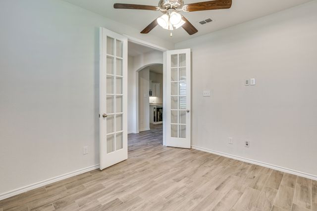 1533 Grassy Meadows Drive, Burleson, TX 76058