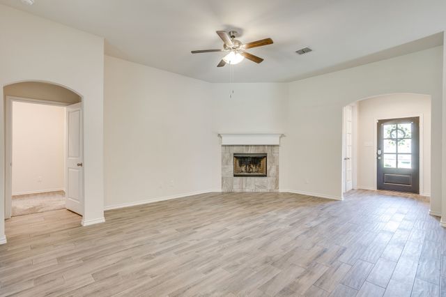 1533 Grassy Meadows Drive, Burleson, TX 76058