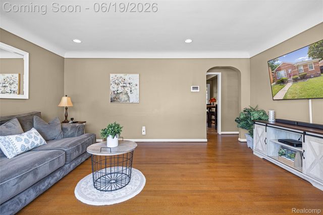 20300 Sunnyside Street, St. Clair Shores, MI 48080