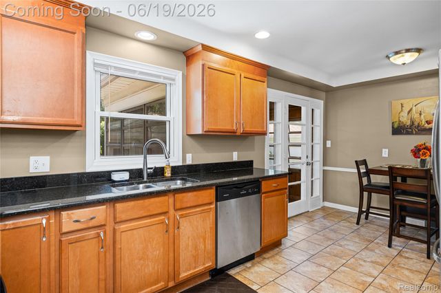 20300 Sunnyside Street, St. Clair Shores, MI 48080
