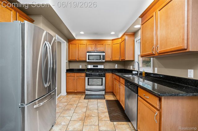 20300 Sunnyside Street, St. Clair Shores, MI 48080