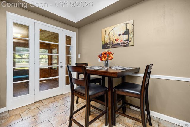 20300 Sunnyside Street, St. Clair Shores, MI 48080