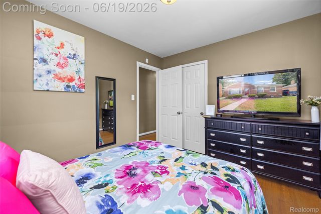20300 Sunnyside Street, St. Clair Shores, MI 48080