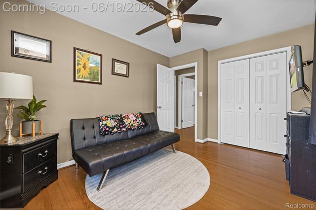 20300 Sunnyside Street, St. Clair Shores, MI 48080