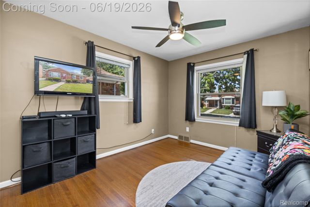 20300 Sunnyside Street, St. Clair Shores, MI 48080