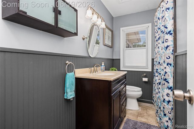 20300 Sunnyside Street, St. Clair Shores, MI 48080