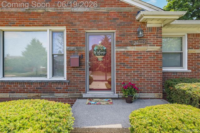 20300 Sunnyside Street, St. Clair Shores, MI 48080