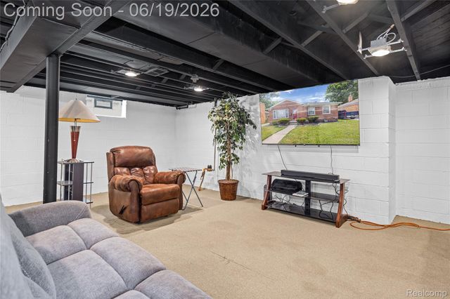 20300 Sunnyside Street, St. Clair Shores, MI 48080