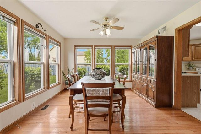 2105 Shadowood Court, Valparaiso, IN 46383