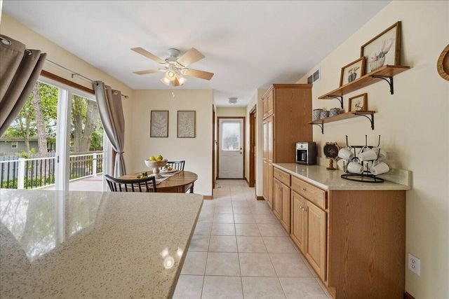 2105 Shadowood Court, Valparaiso, IN 46383