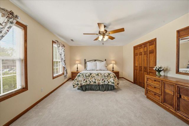 2105 Shadowood Court, Valparaiso, IN 46383