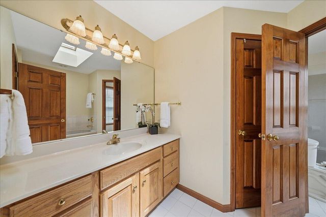 2105 Shadowood Court, Valparaiso, IN 46383