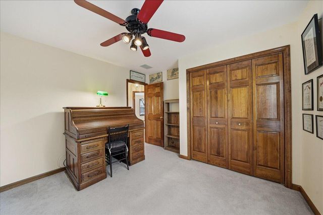2105 Shadowood Court, Valparaiso, IN 46383