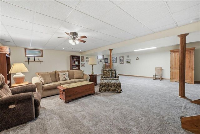 2105 Shadowood Court, Valparaiso, IN 46383