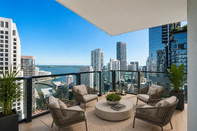 68 SE 6th St 3301, Miami, FL 33131