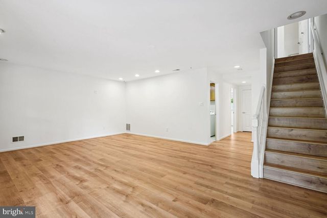 4138 MEADOW FIELD CT, Fairfax, VA 22033