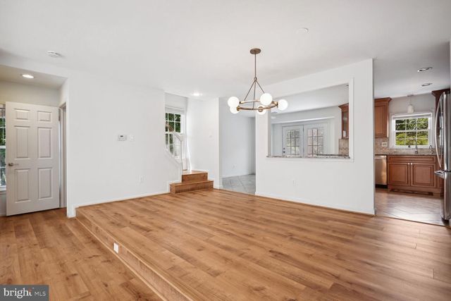 4138 MEADOW FIELD CT, Fairfax, VA 22033